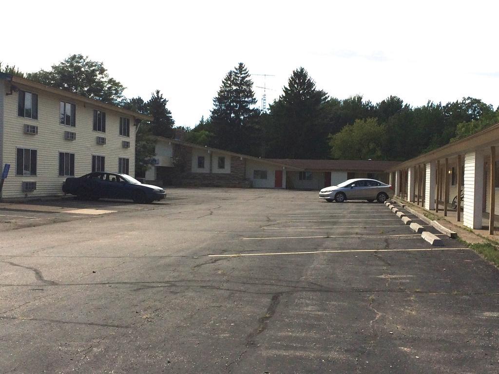 ויסקונסין ראפידס Rapids Inn & Suites מראה חיצוני תמונה