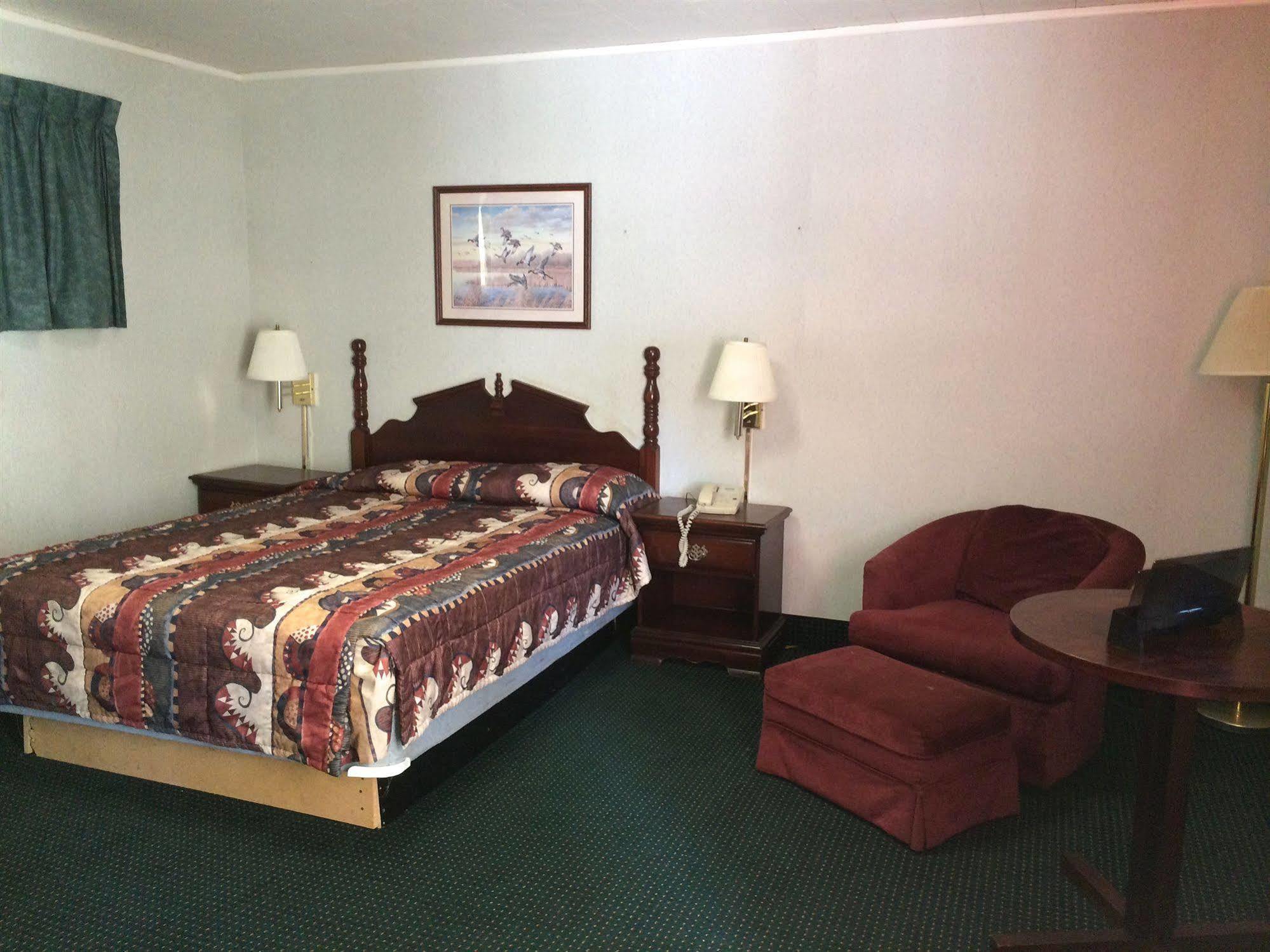 ויסקונסין ראפידס Rapids Inn & Suites מראה חיצוני תמונה