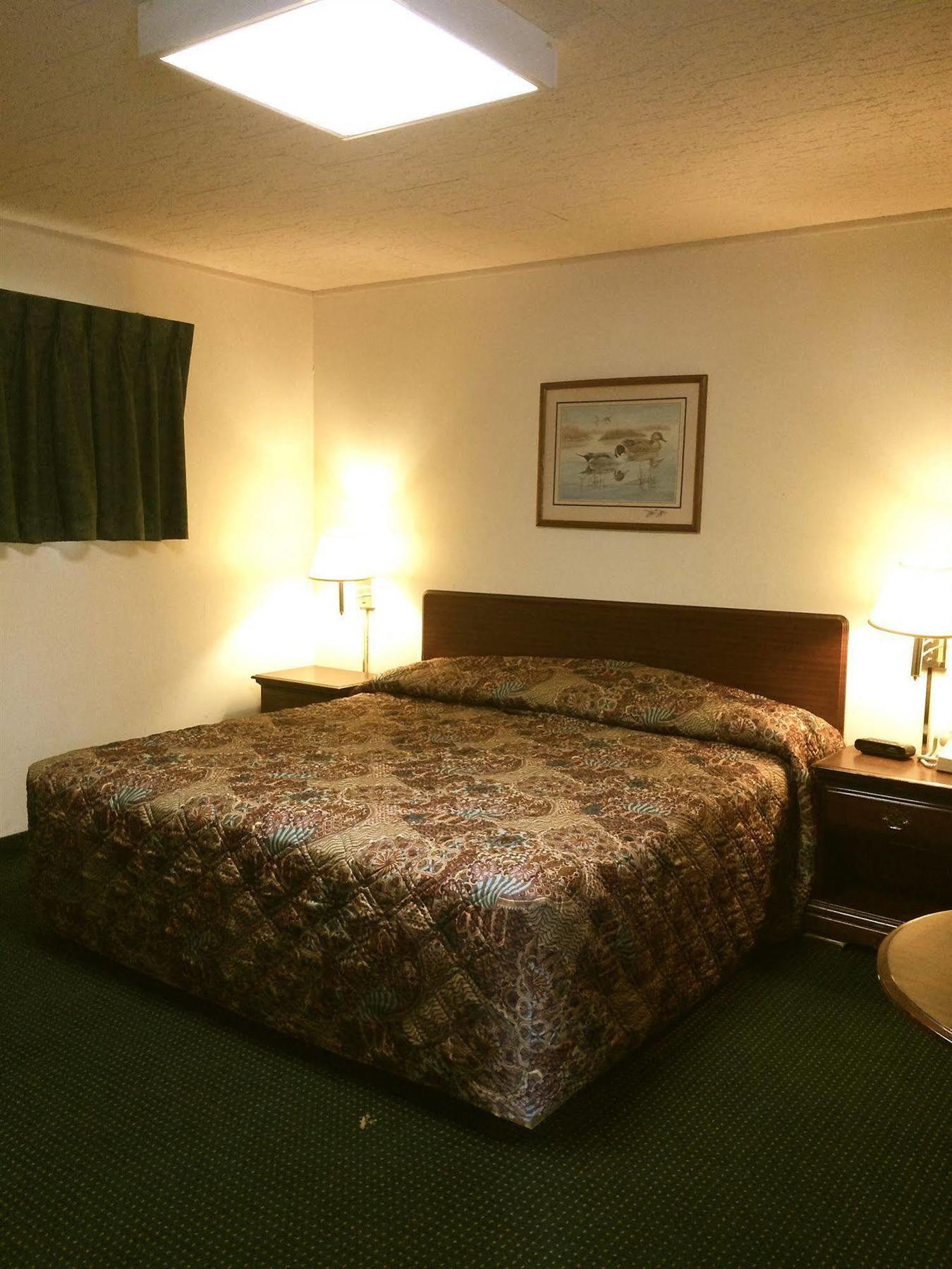 ויסקונסין ראפידס Rapids Inn & Suites מראה חיצוני תמונה