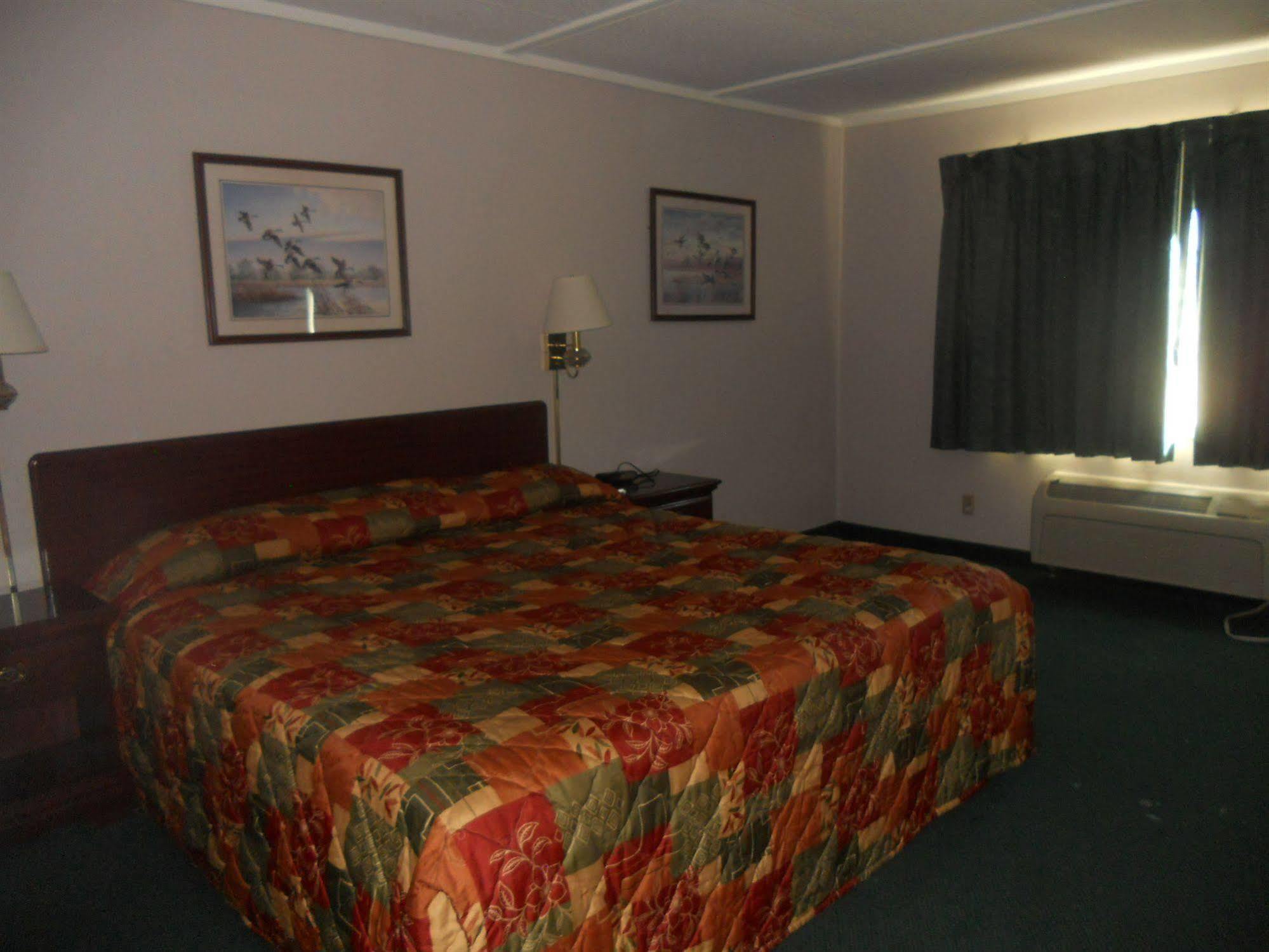 ויסקונסין ראפידס Rapids Inn & Suites מראה חיצוני תמונה