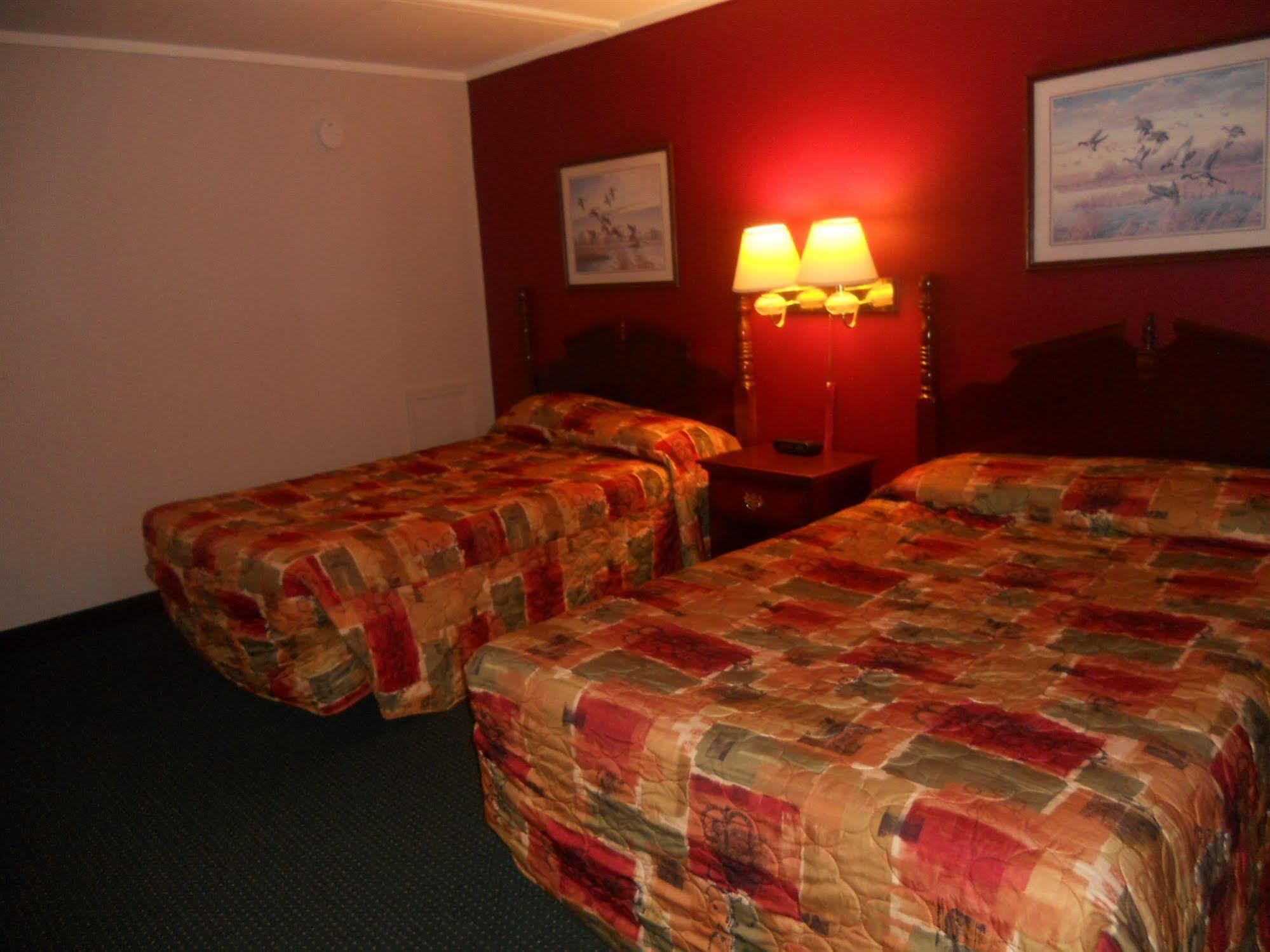 ויסקונסין ראפידס Rapids Inn & Suites מראה חיצוני תמונה