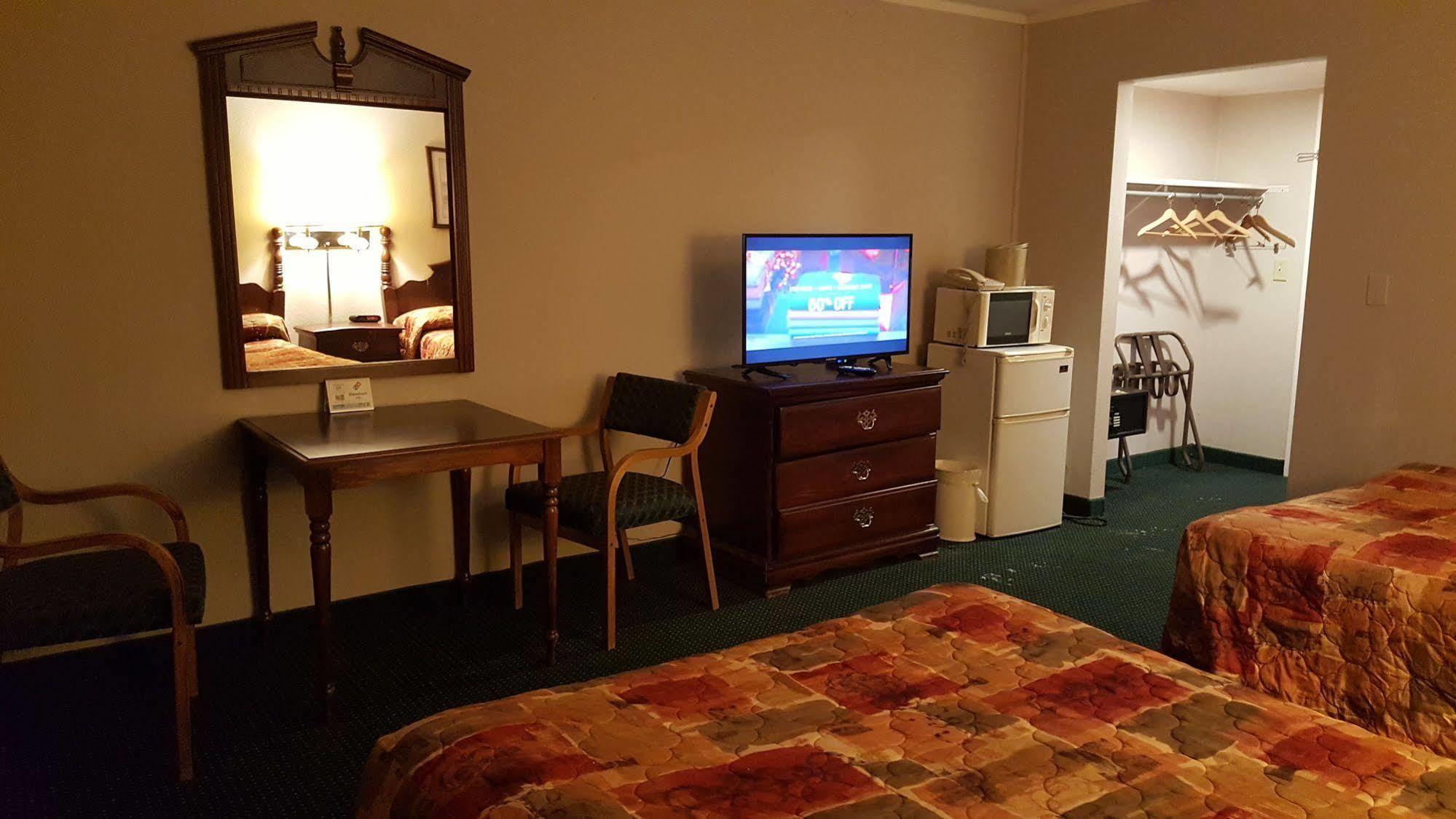 ויסקונסין ראפידס Rapids Inn & Suites מראה חיצוני תמונה