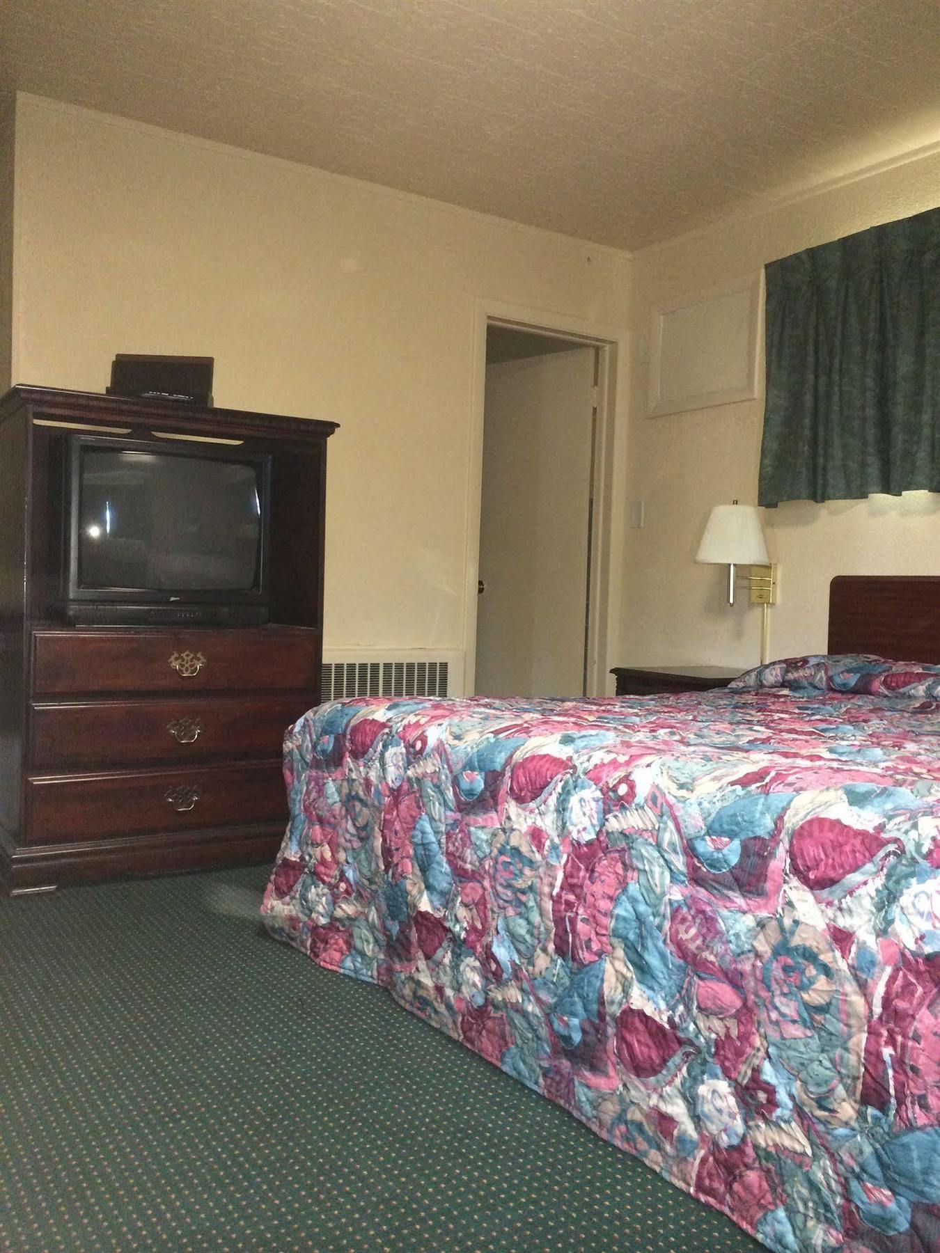 ויסקונסין ראפידס Rapids Inn & Suites מראה חיצוני תמונה