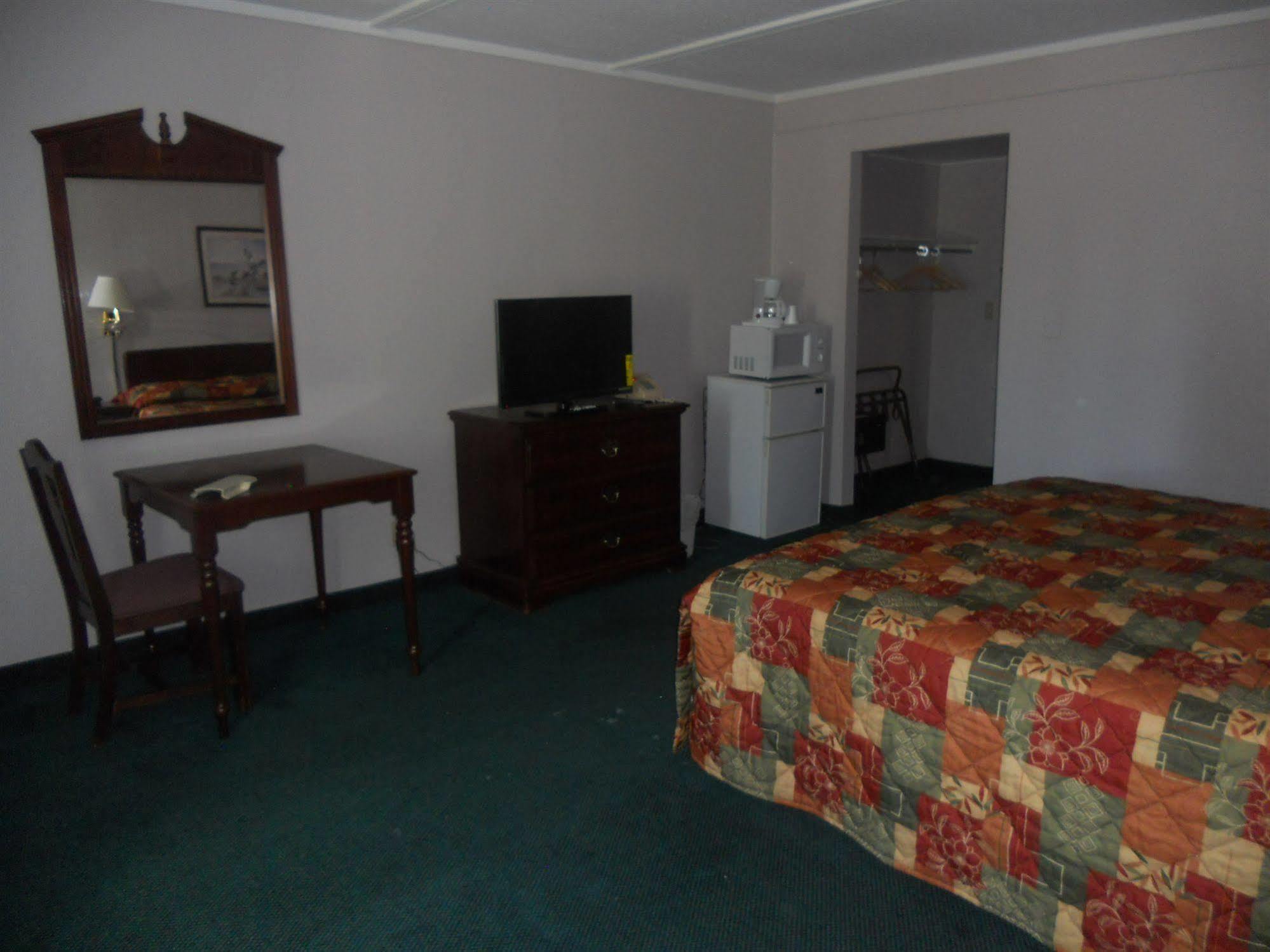 ויסקונסין ראפידס Rapids Inn & Suites מראה חיצוני תמונה
